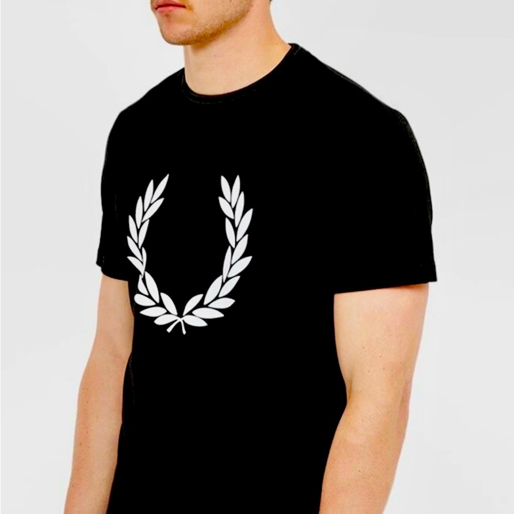 Fred Perry Black Wreath Tee, XL Unisex